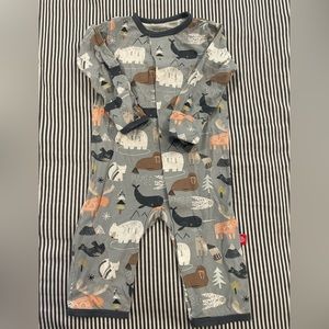 Magnetic me onesie pajamas 0-3M
